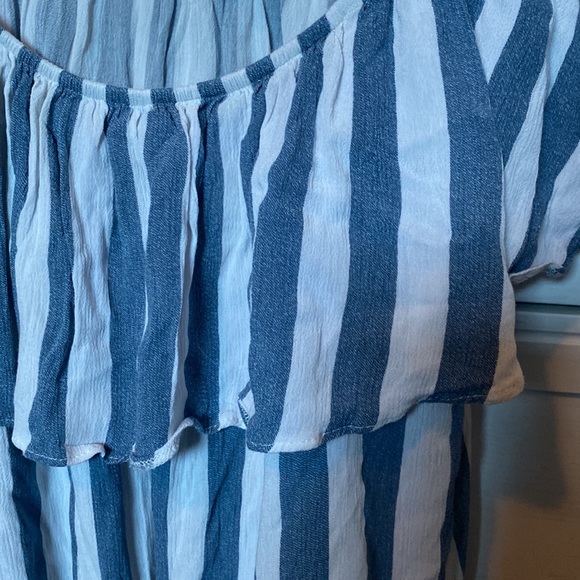 AE off the shoulder ruffle top - Picture 2 of 3